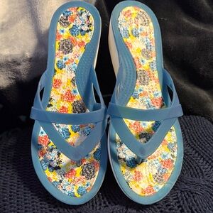 CROCS Blue Multicolor Floral Sandals